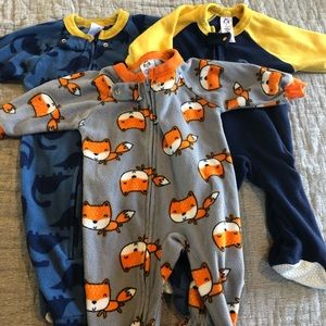 Lot of 3 • 6-9m Footed Fleece PJs